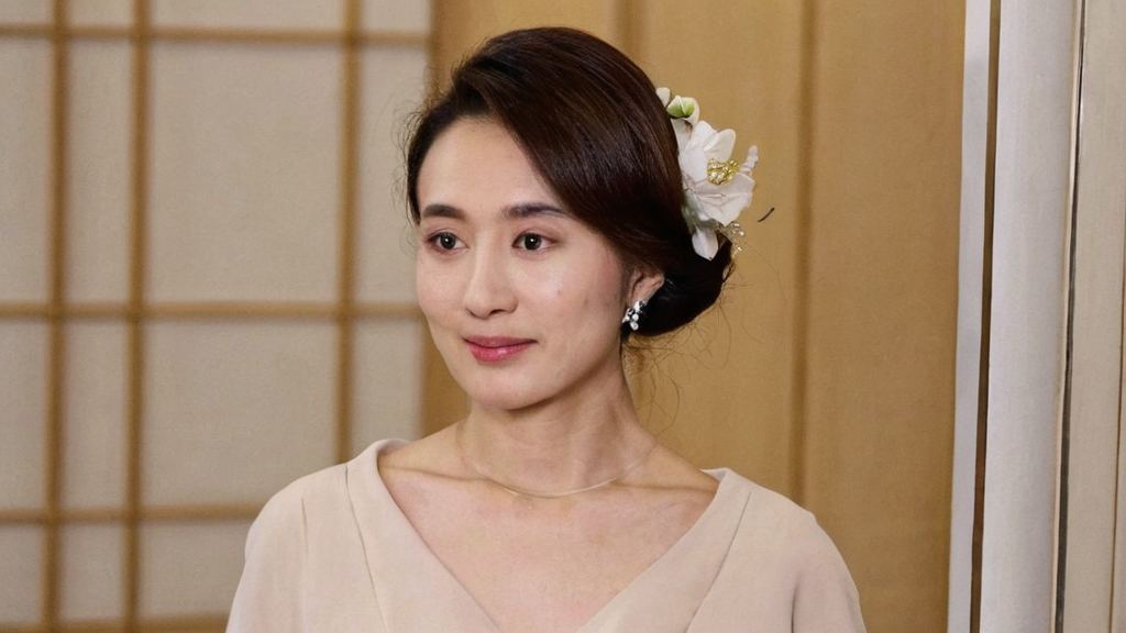 谢杏芳儿子脸部长癣超心疼林丹忙在欧洲比赛，颜值小说中的角色也引人入胜